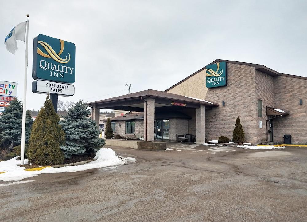 Quality Inn Питерборо Экстерьер фото