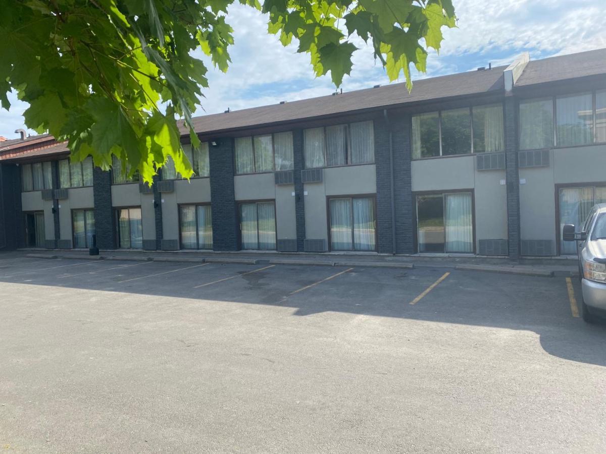 Quality Inn Питерборо Экстерьер фото