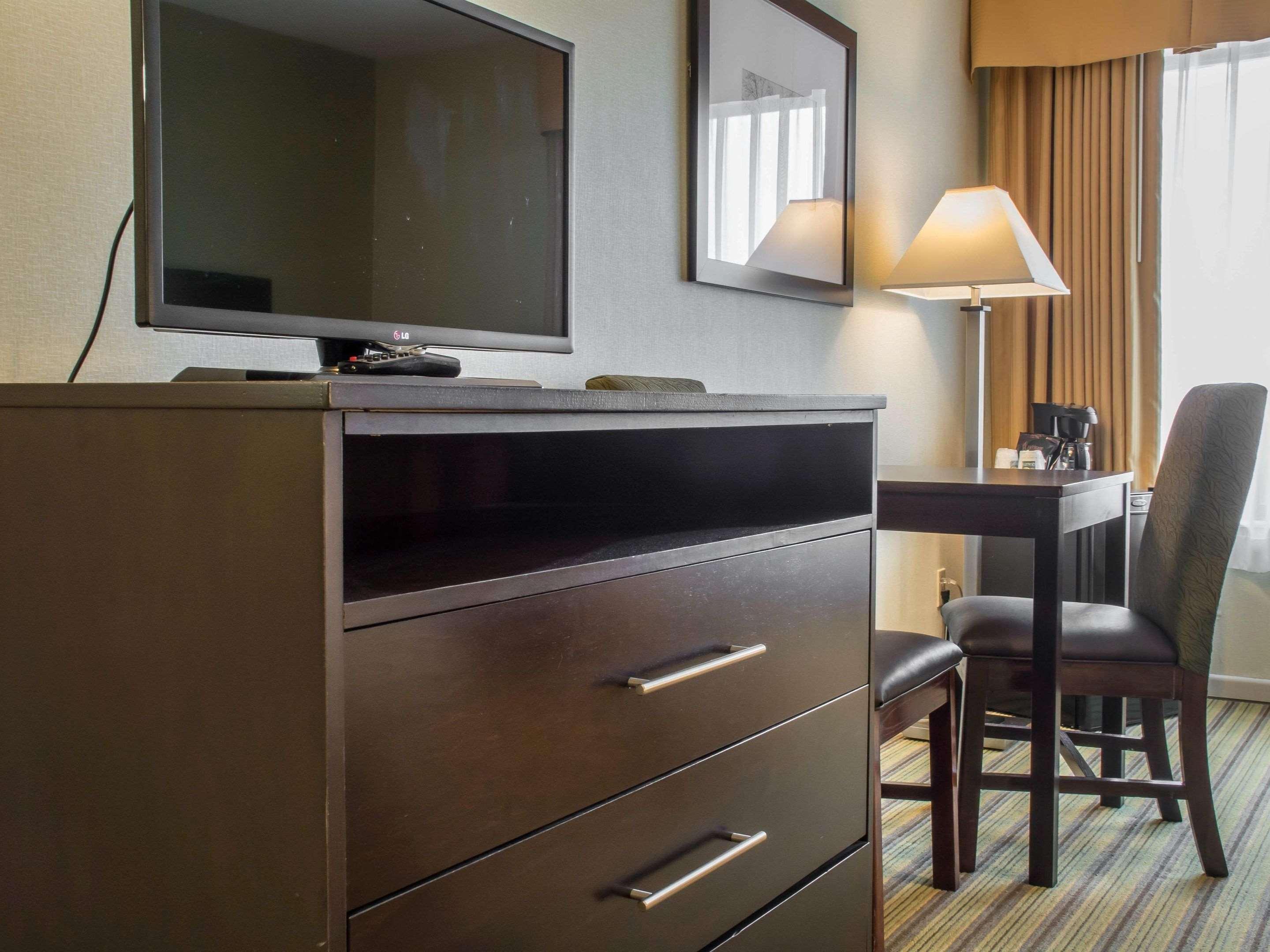 Quality Inn Питерборо Экстерьер фото