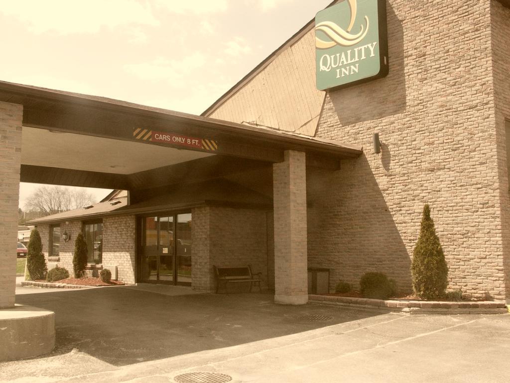 Quality Inn Питерборо Экстерьер фото