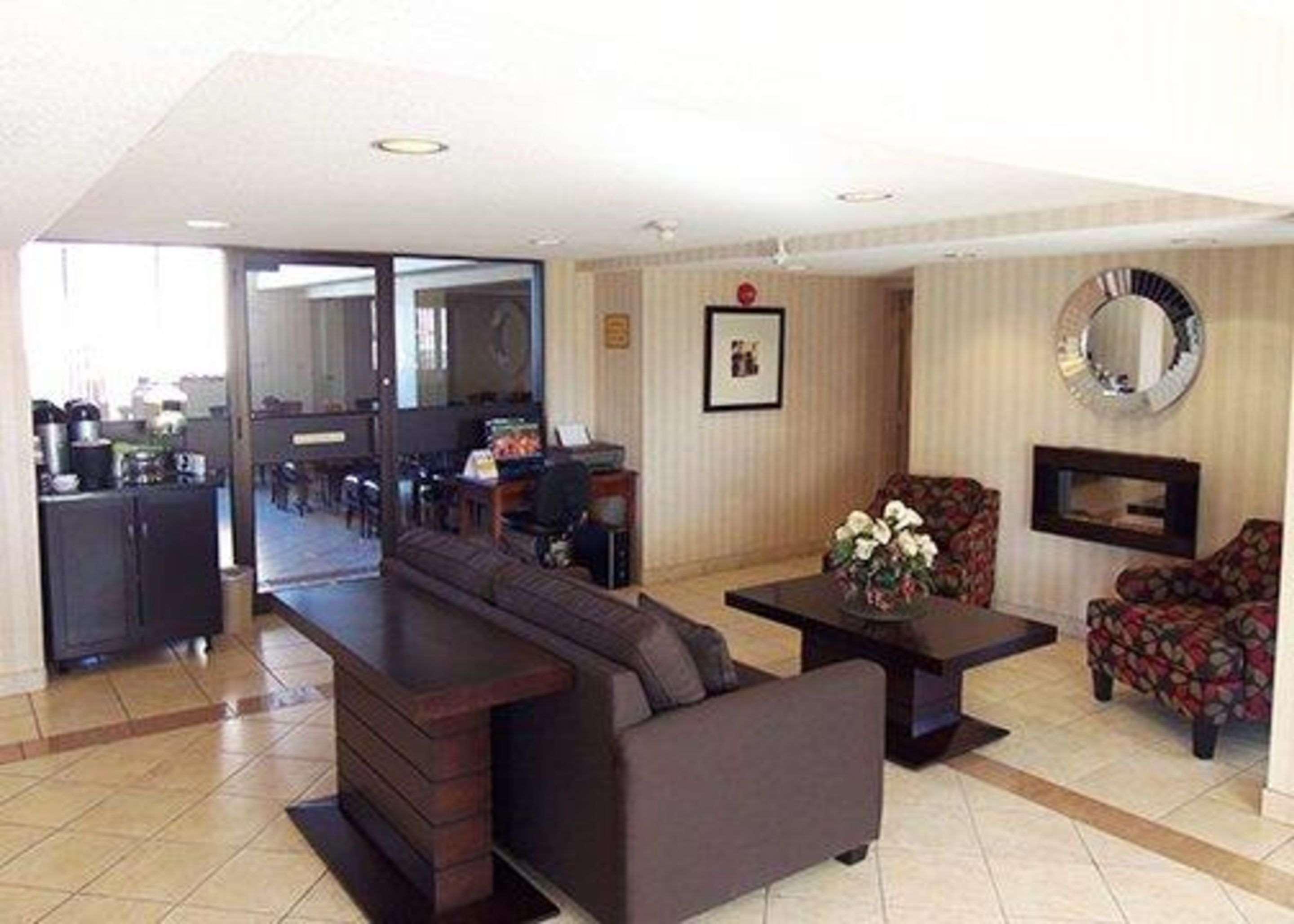 Quality Inn Питерборо Экстерьер фото