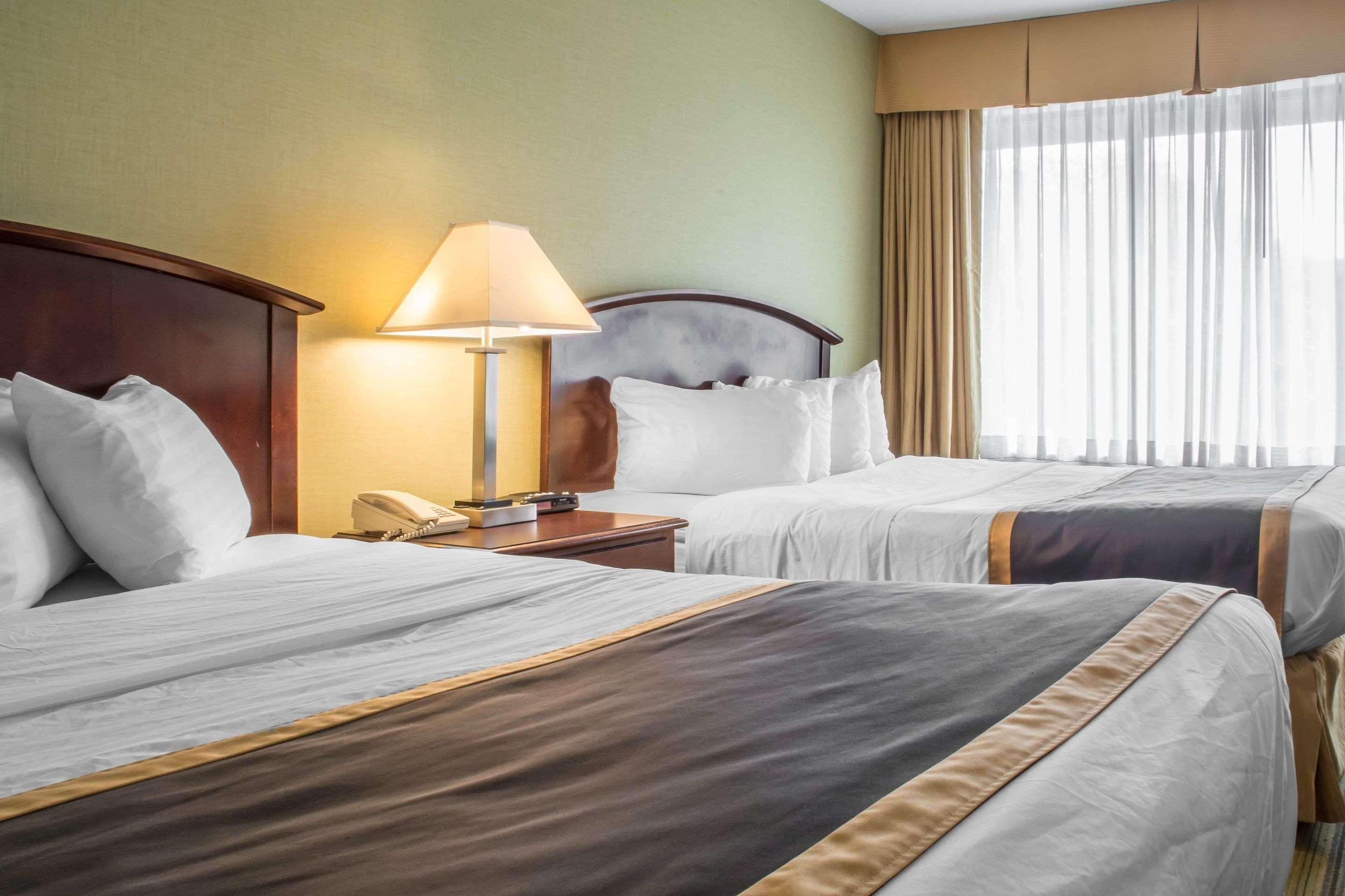 Quality Inn Питерборо Экстерьер фото