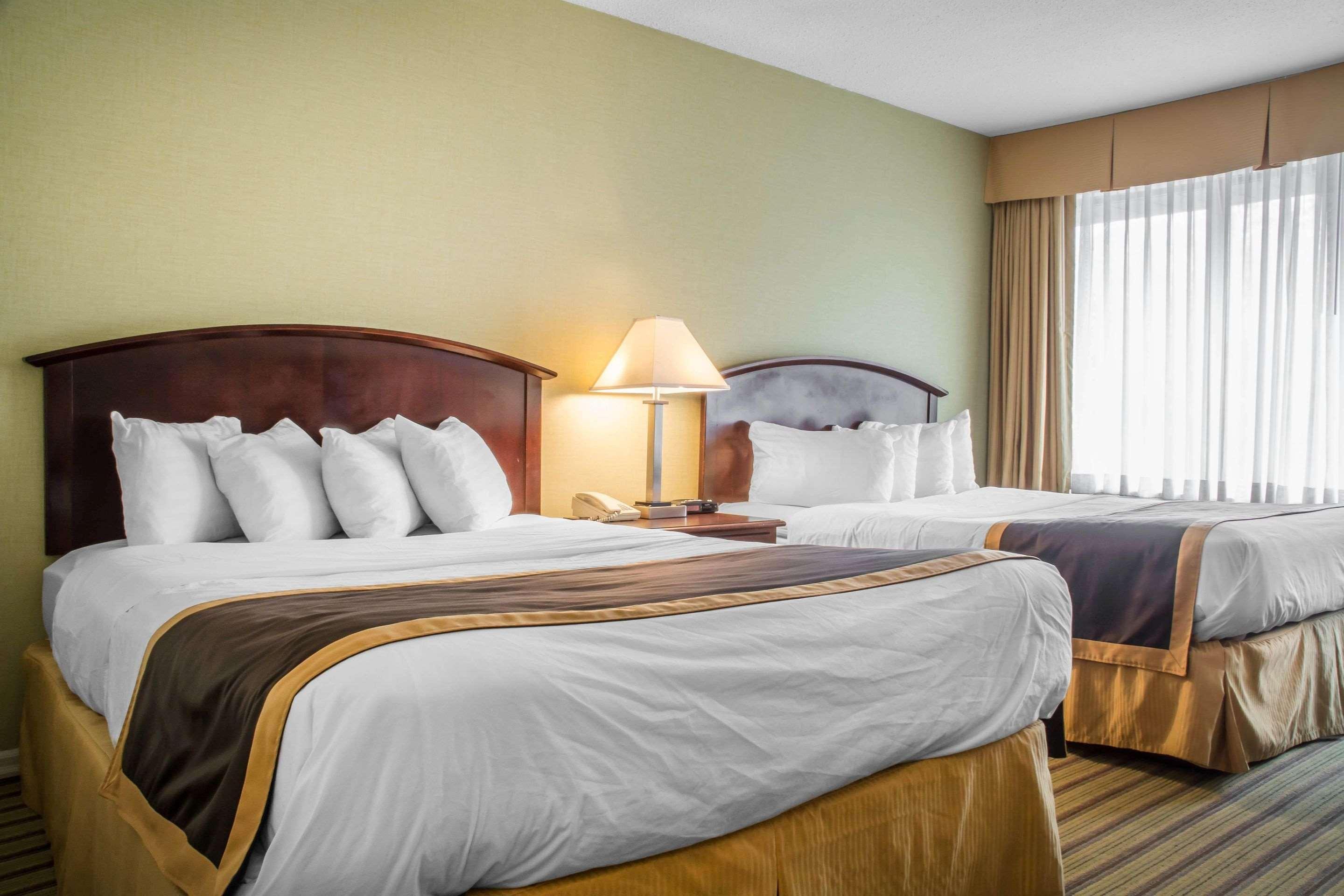 Quality Inn Питерборо Экстерьер фото