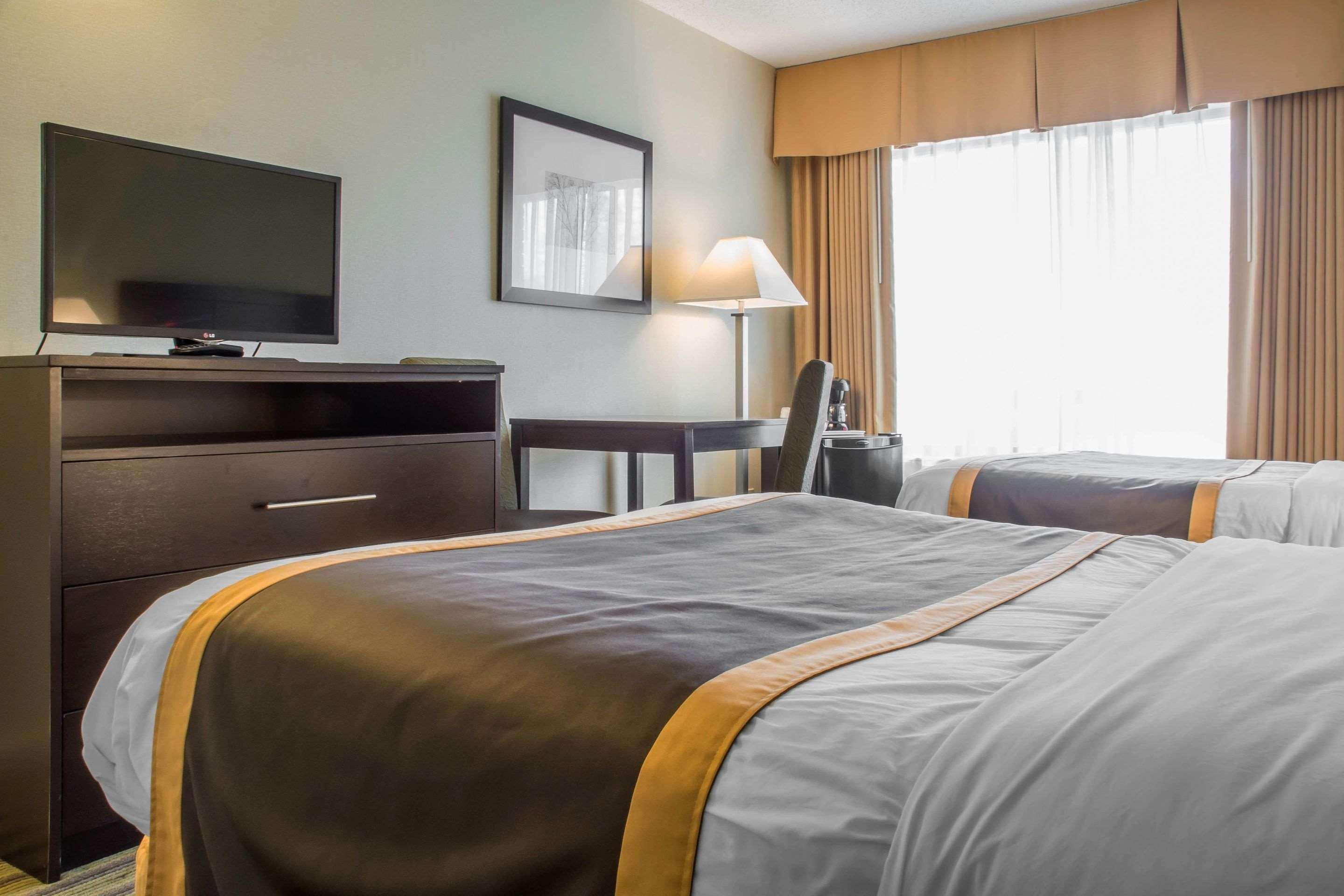 Quality Inn Питерборо Экстерьер фото