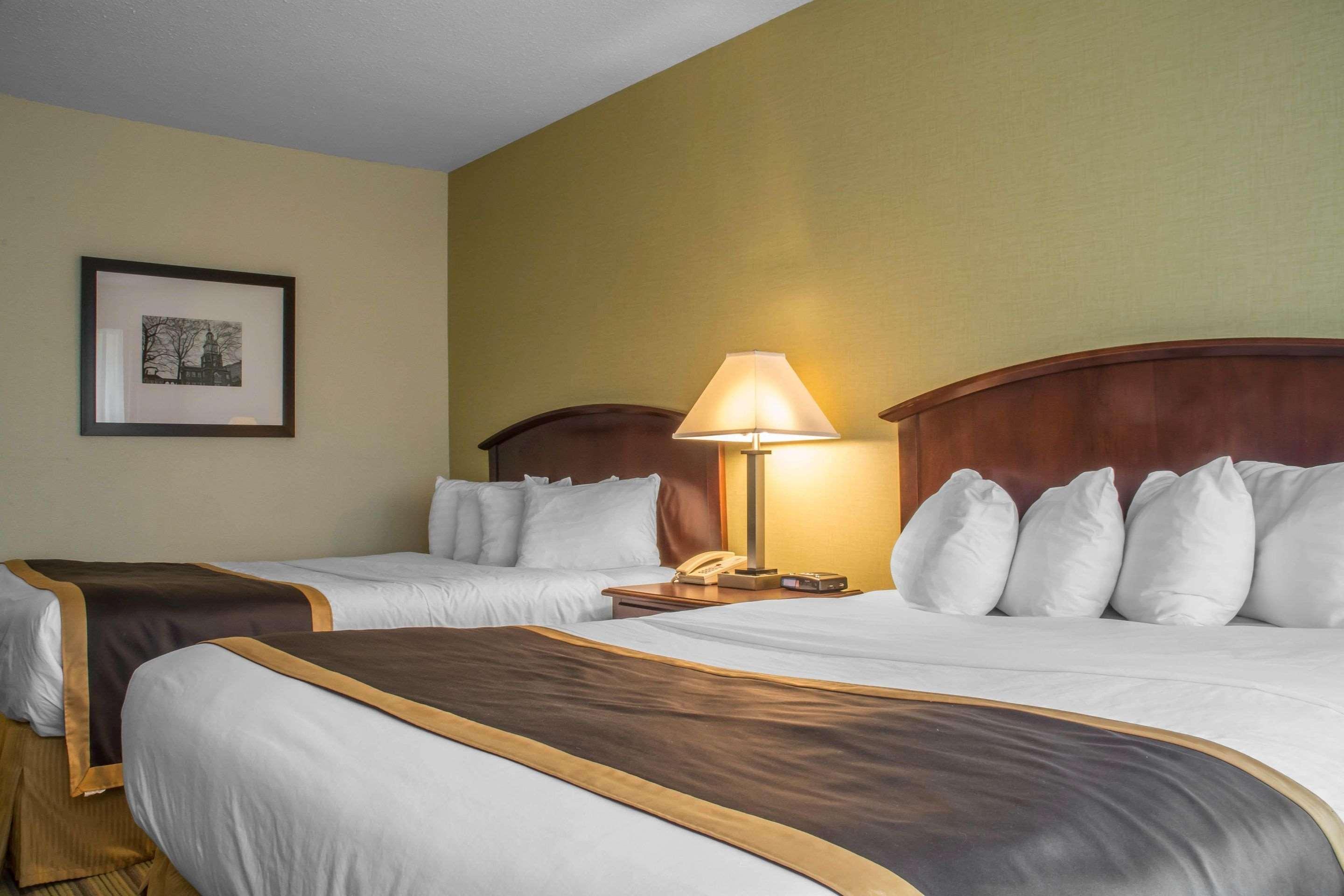 Quality Inn Питерборо Экстерьер фото