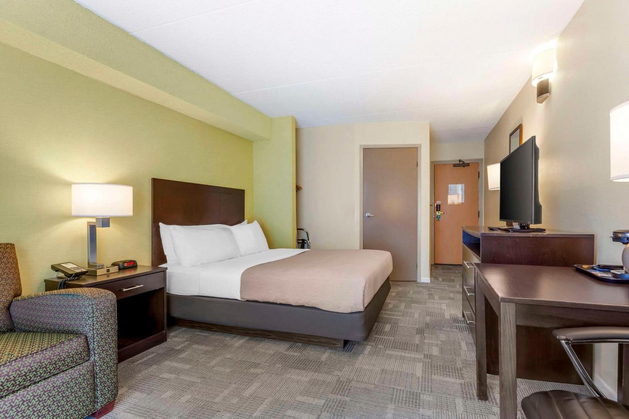 Quality Inn Питерборо Экстерьер фото