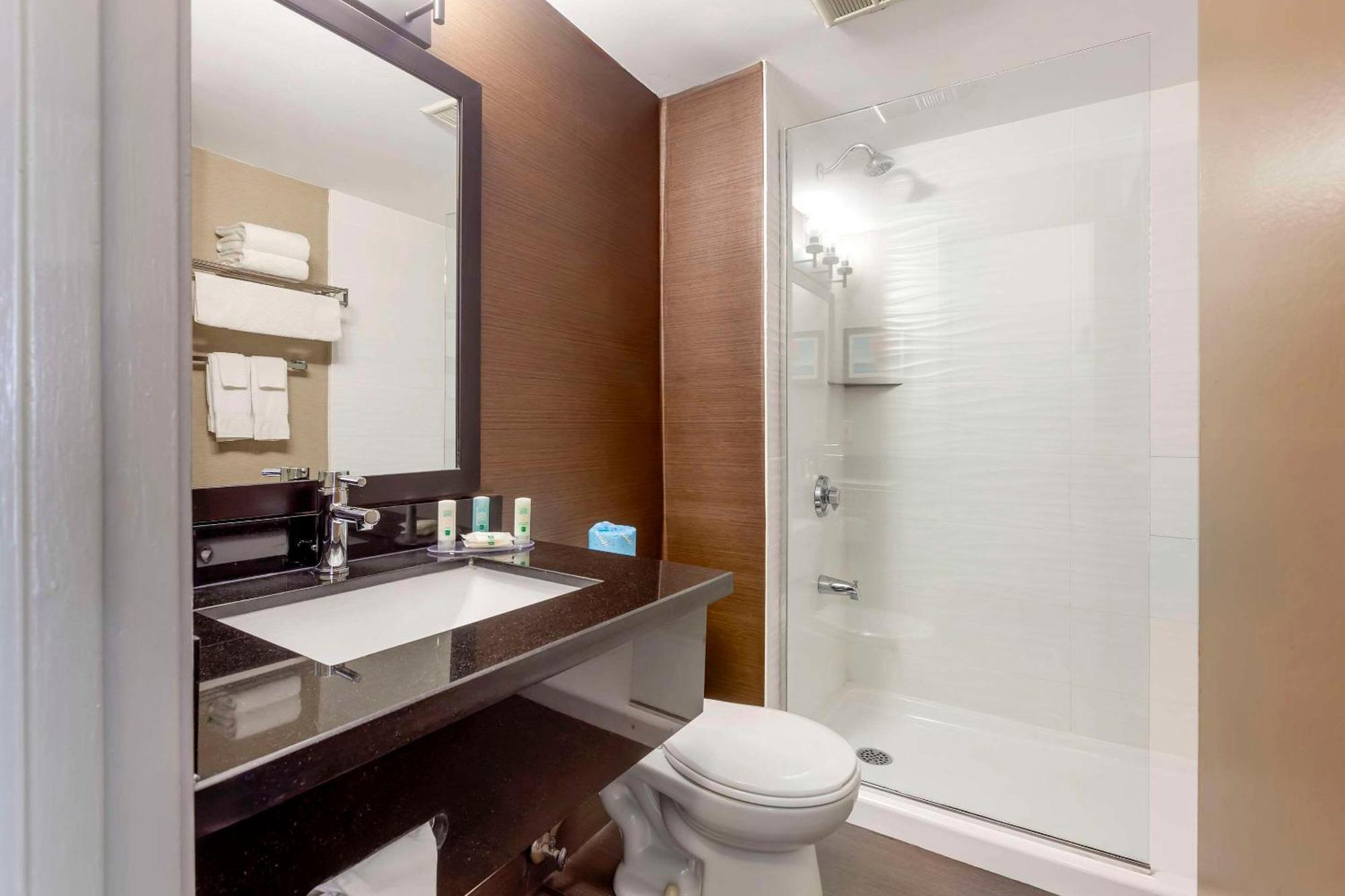 Quality Inn Питерборо Экстерьер фото