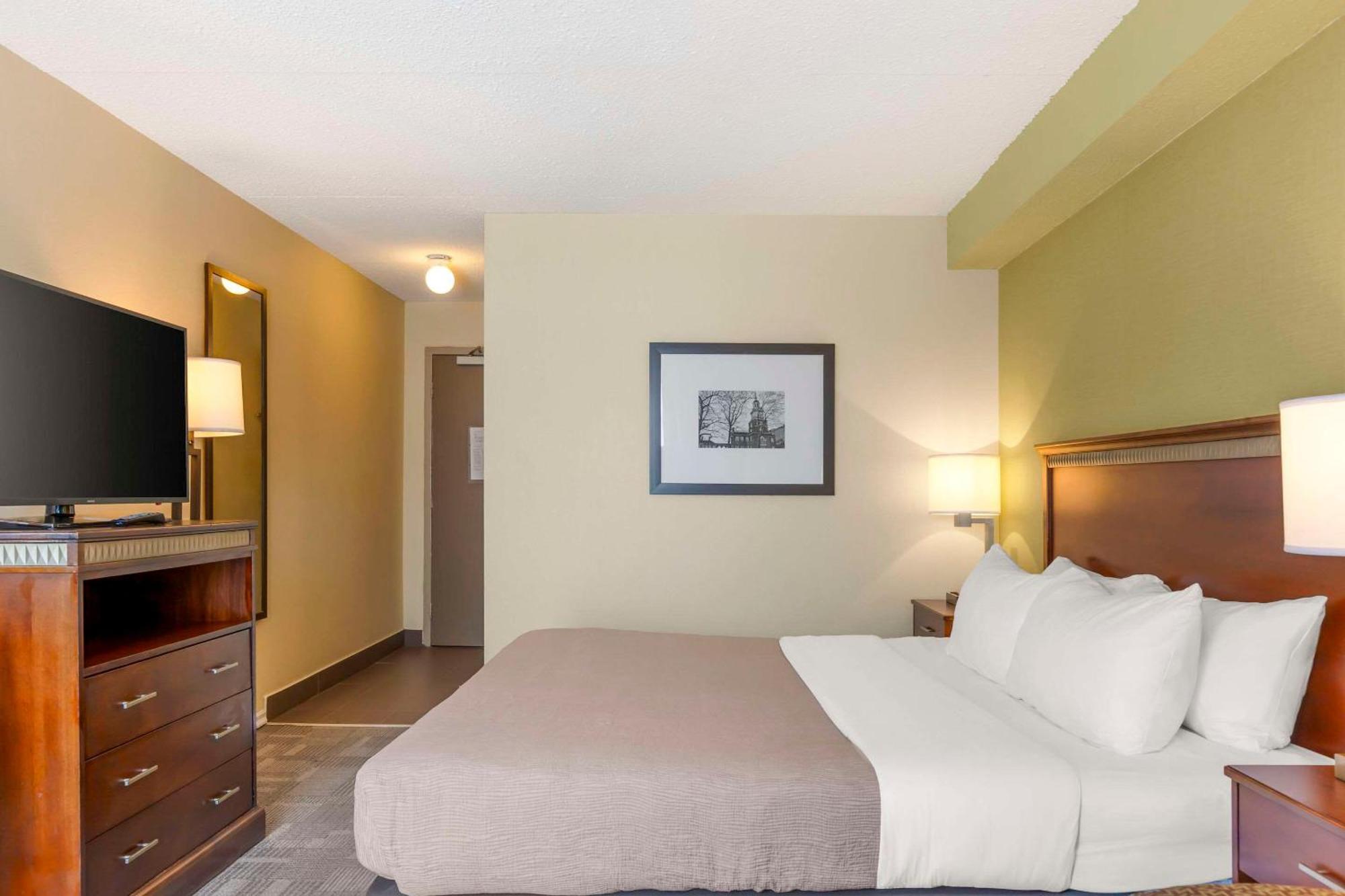 Quality Inn Питерборо Экстерьер фото