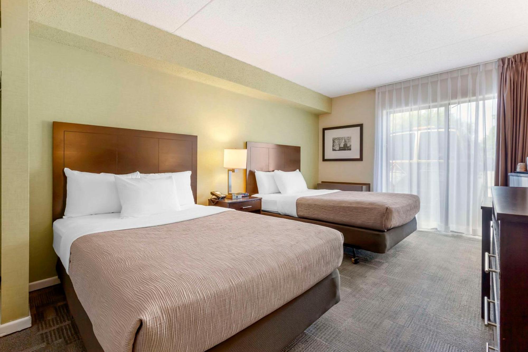 Quality Inn Питерборо Экстерьер фото