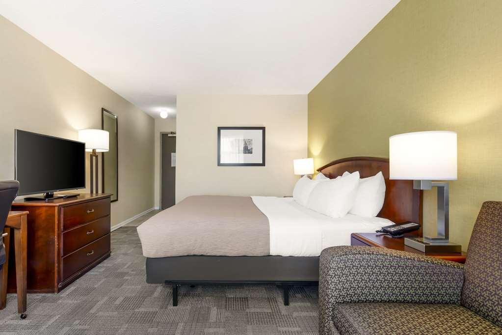 Quality Inn Питерборо Номер фото