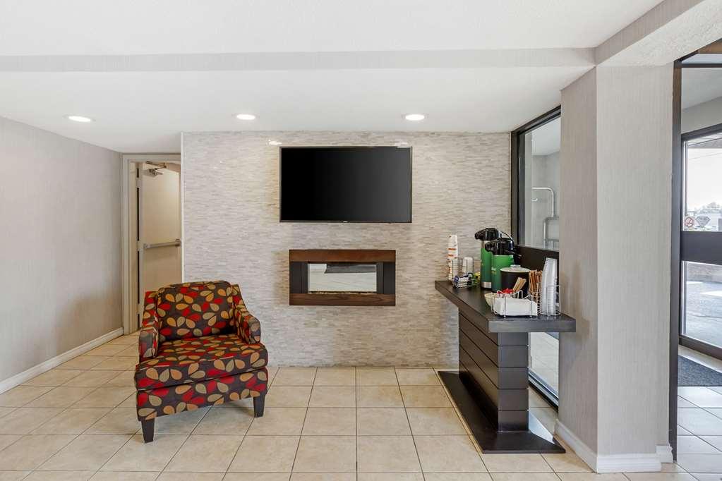 Quality Inn Питерборо Интерьер фото
